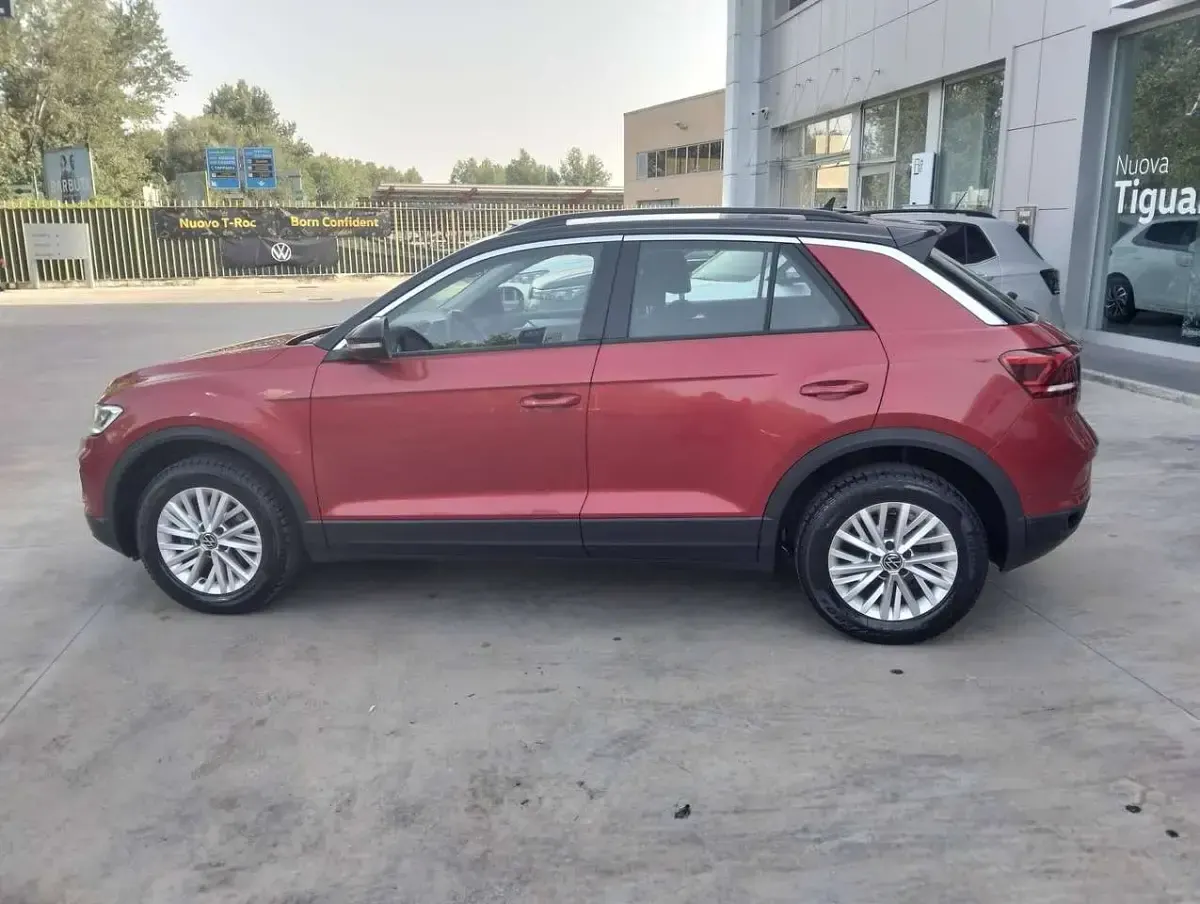 Usata VW T-Roc Life 110 CV (80 kW) 2022 Rosso SUV