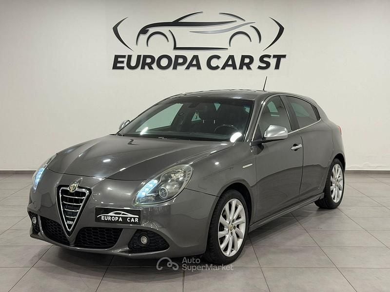 Usata Alfa Romeo Giulietta Exclusive 140 CV (102 kW) 2012 Grigio Berlina