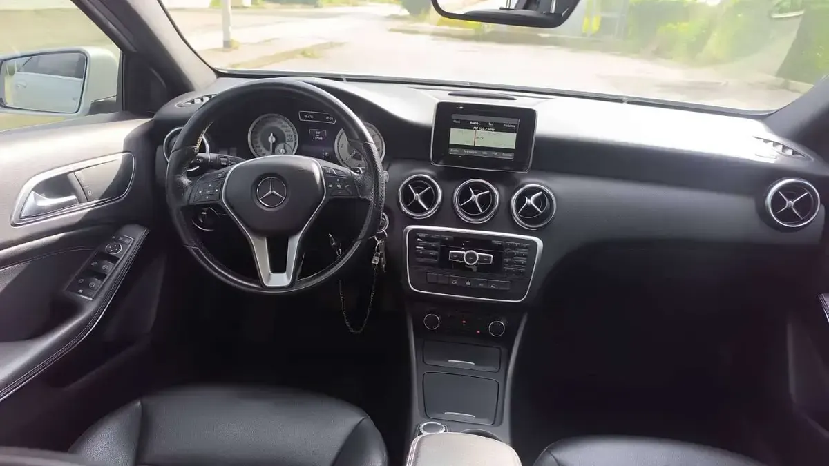 Usata Mercedes A180 Premium 109 CV (80 kW) 2015 Grigio Utilitaria