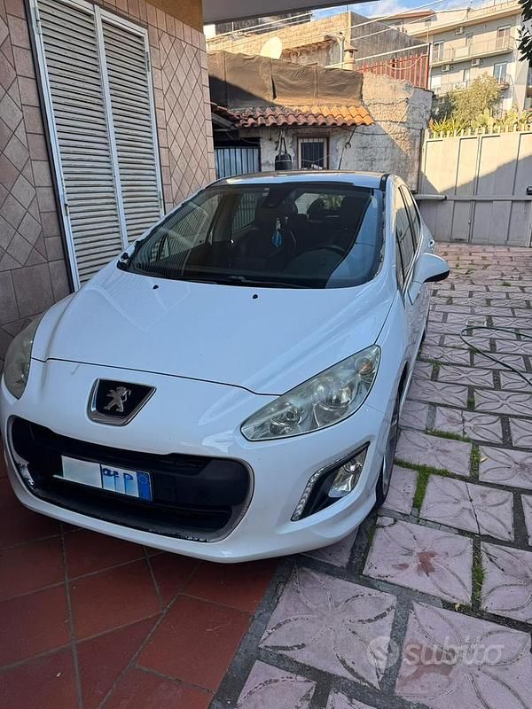 Bianco Usata 2011 Peugeot 308 Sportium Tre volumi | 4200 € (Ottimo prezzo) - Immagine 1/4