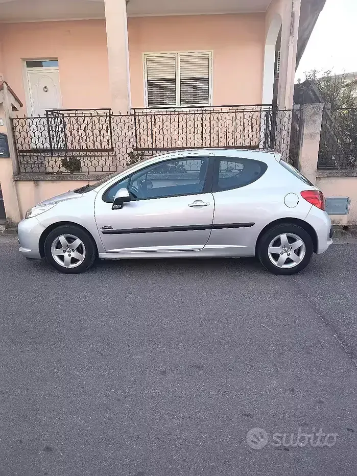 Usata Peugeot 207 68 CV (50 kW) 2009 Berlina