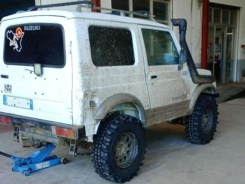 Usata Suzuki Samurai 63 CV (46 kW) 2000 Bianco SUV