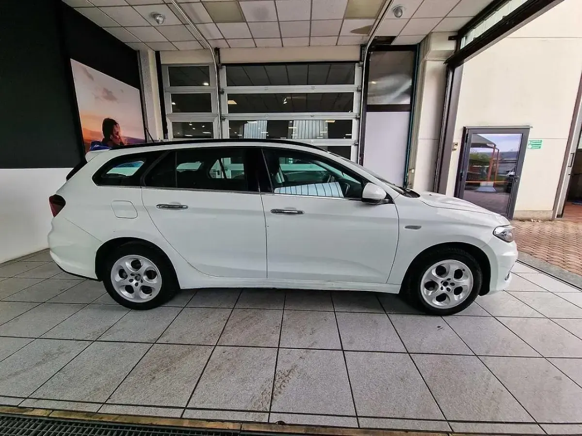 Usado Fiat Tipo Business 120 HP (88 kW) 2019 Preto Carrinha
