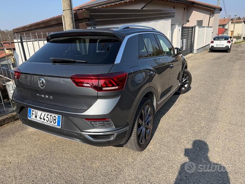 Usata VW T-Roc 150 CV (110 kW) 2019 Grigio SUV