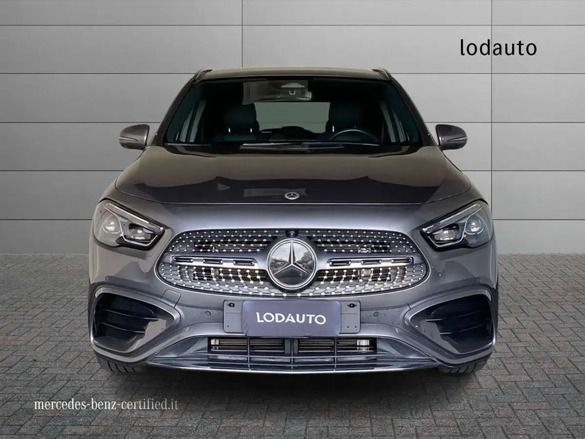 Usata Mercedes GLA200 AMG line 150 CV (110 kW) 2025 Grigio SUV
