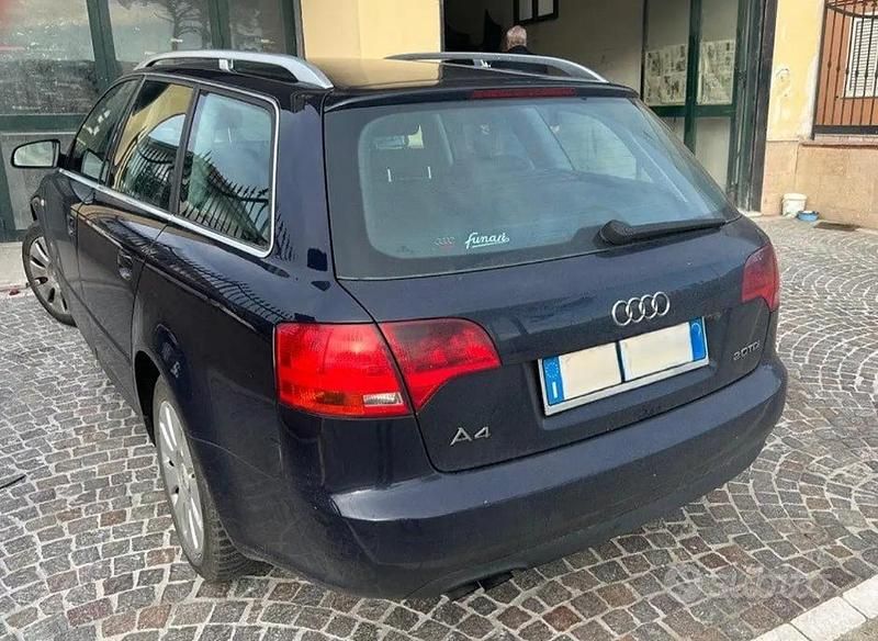 Usata Audi A4 Ambiente 140 CV (102 kW) 2004 Blu/azzurro Station wagon