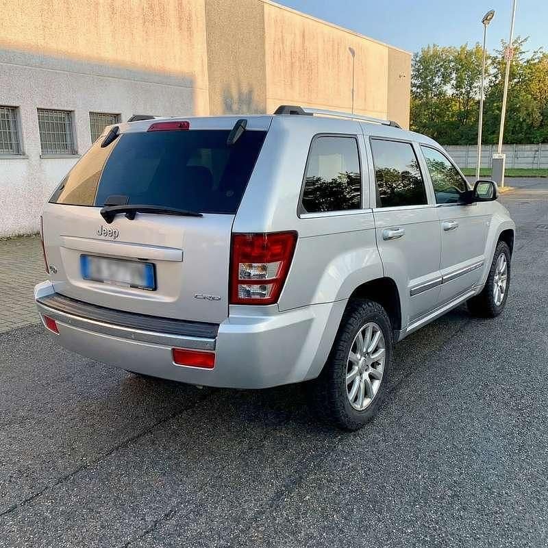 Usata Jeep Grand Cherokee Overland 218 CV (160 kW) 2006 Argento SUV