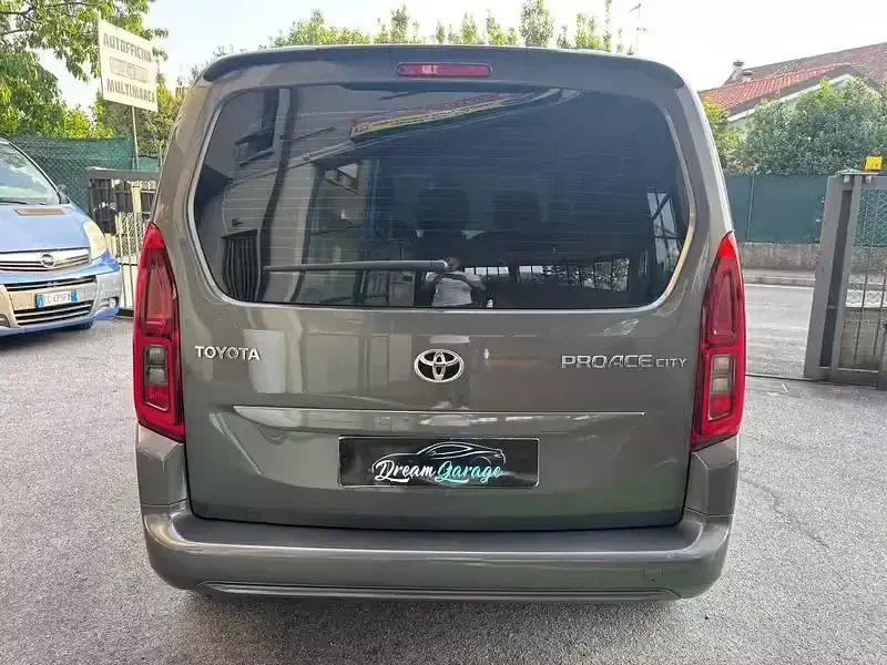 Usata Toyota Proace Verso City 101 CV (74 kW) 2021 Grigio Station wagon