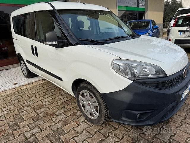 Usata Fiat Doblò 95 CV (69 kW) 2017 Bianco Monovolume