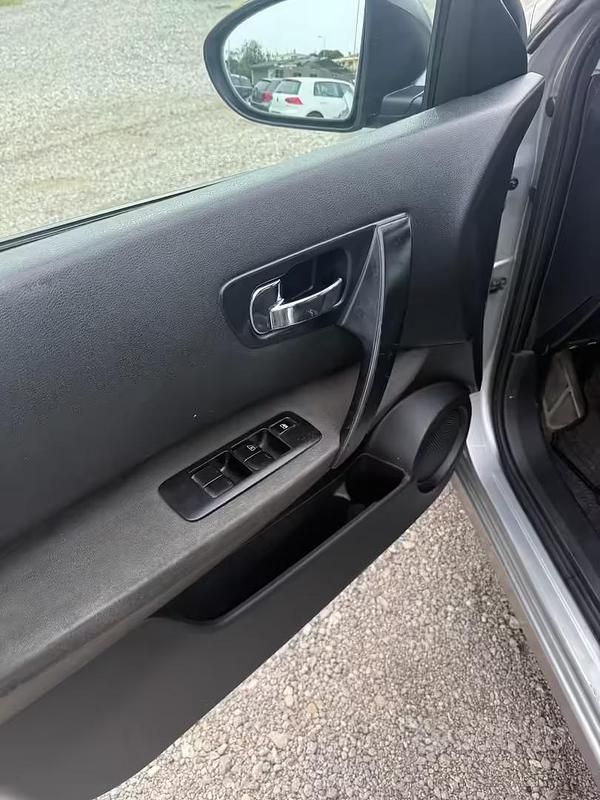 Usata Nissan Qashqai Acenta 114 CV (83 kW) 2009 Grigio SUV