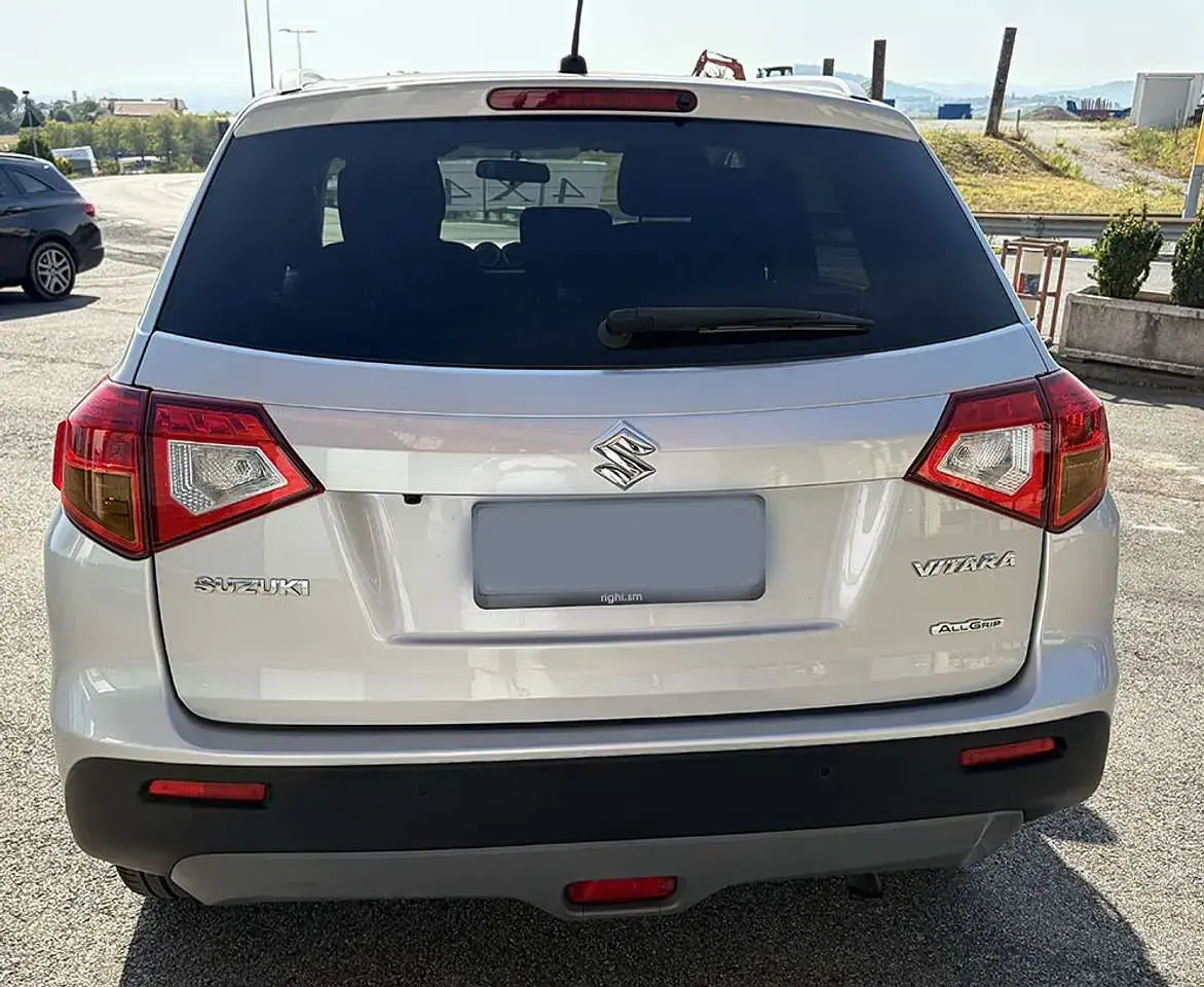 Usata Suzuki Vitara Cool 120 CV (88 kW) 2018 Metallizzato SUV