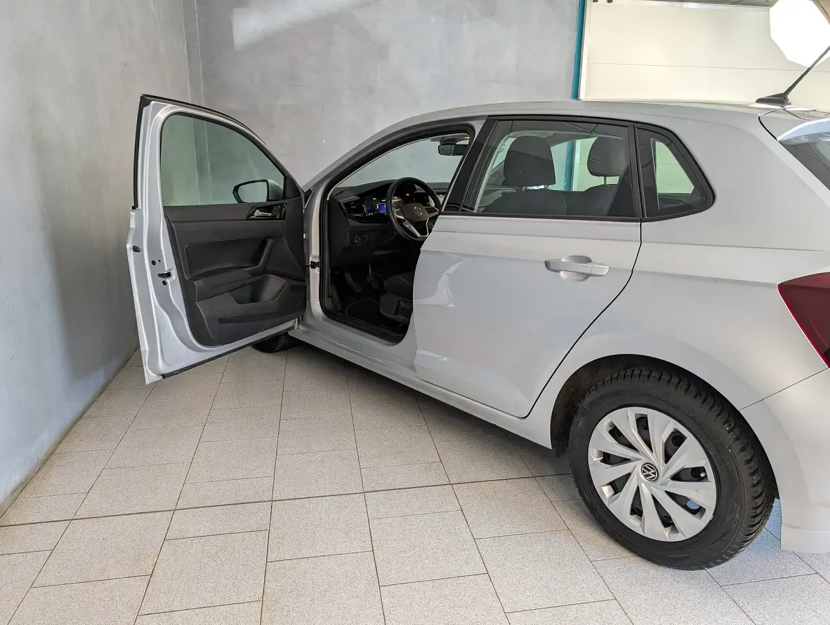 Usata VW Polo Life 80 CV (58 kW) 2023 Argento Utilitaria