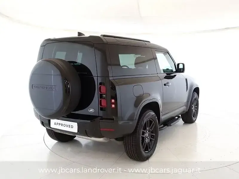 Usata Land Rover Defender SE 249 CV (183 kW) 2022 Nero SUV