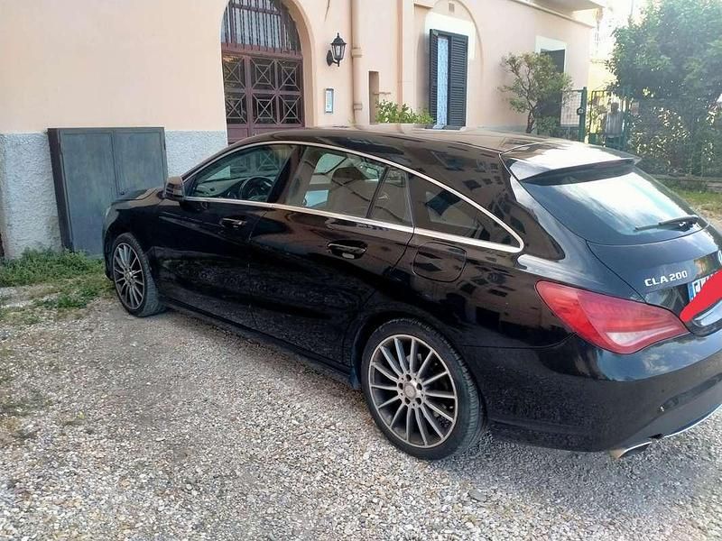Usata Mercedes CLA200 Shooting Brake Business 136 CV (100 kW) 2015 Nero Station wagon
