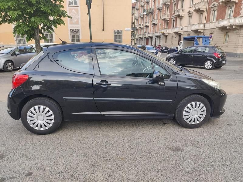 Begagnad Peugeot 207 Sport 75 HK (55 kW) 2009 Svart Sedan