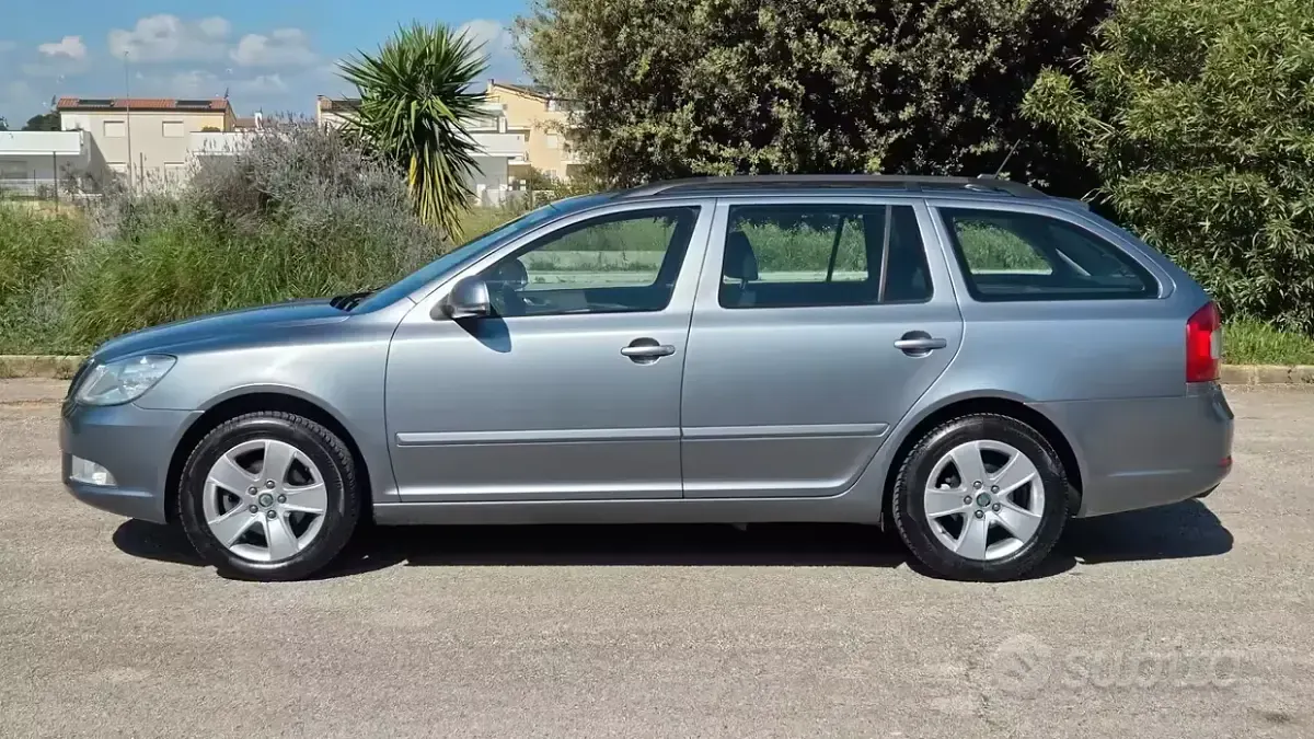 Usata Skoda Octavia Elegance 105 CV (77 kW) 2013 Grigio Station wagon