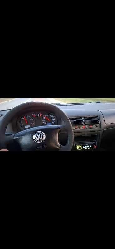 Usata VW Golf IV 101 CV (74 kW) 2002 Berlina