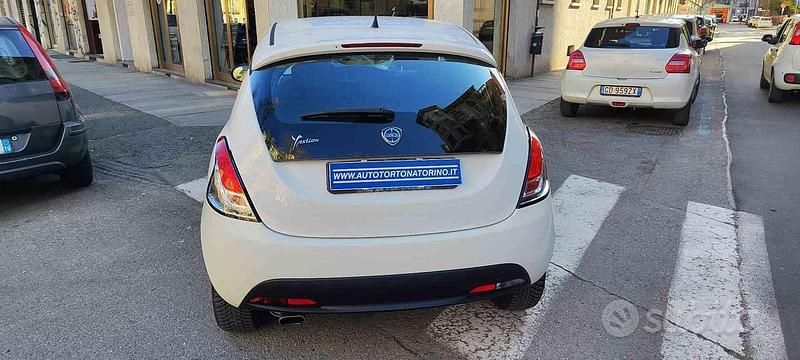 Usata Lancia Ypsilon Gold 69 CV (50 kW) 2014 Bianco Utilitaria