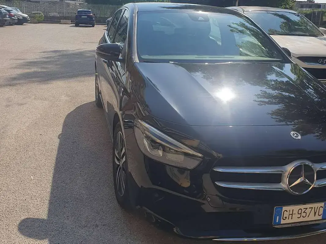 Usata Mercedes B180 116 CV (85 kW) 2022 Nero Utilitaria