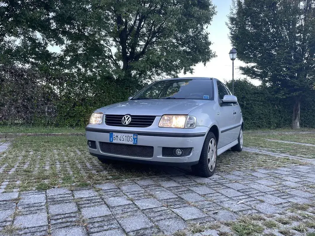 Usata VW Polo Highline 75 CV (55 kW) 2000 Grigio Berlina
