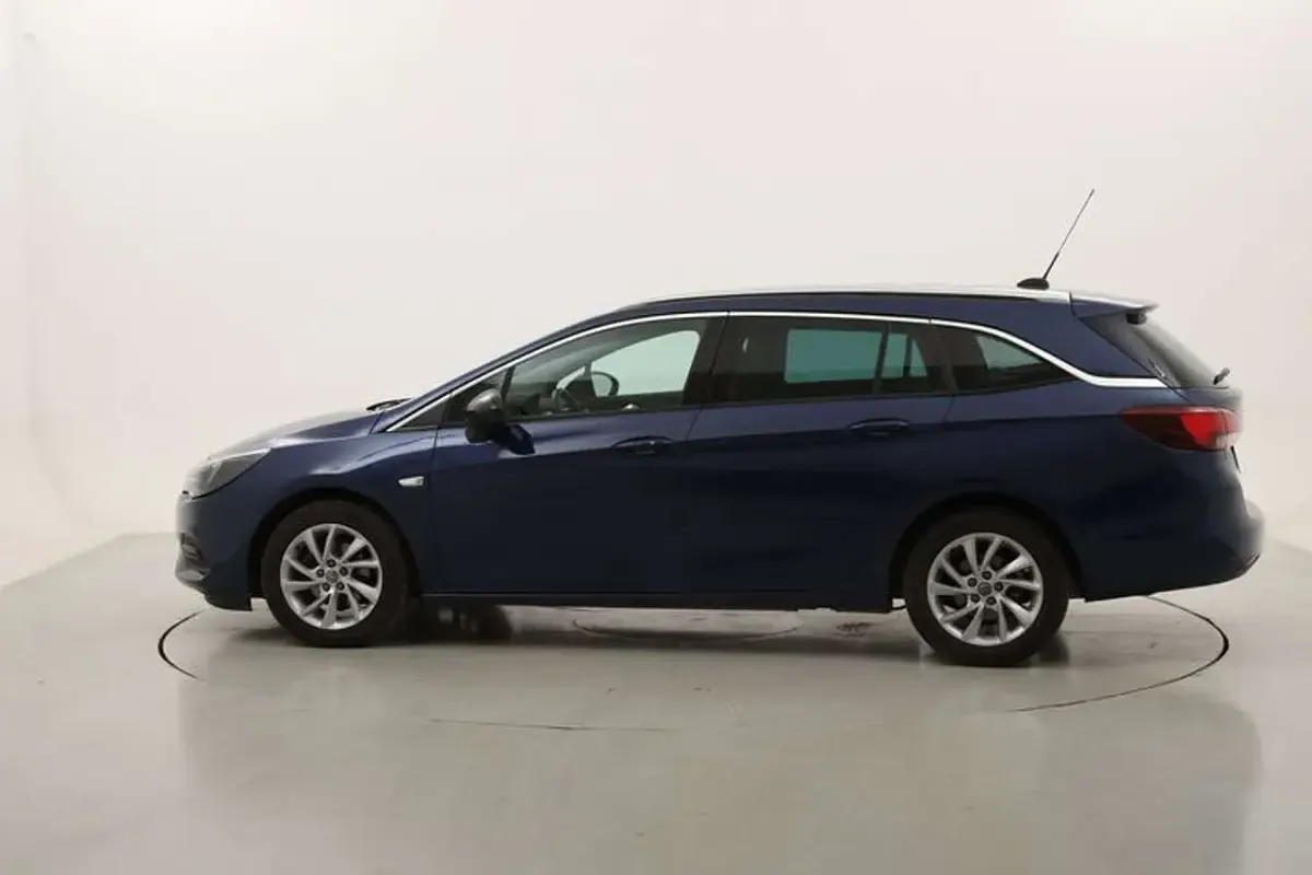 Usata Opel Astra Business Elegance 122 CV (89 kW) 2021 Blu Station wagon