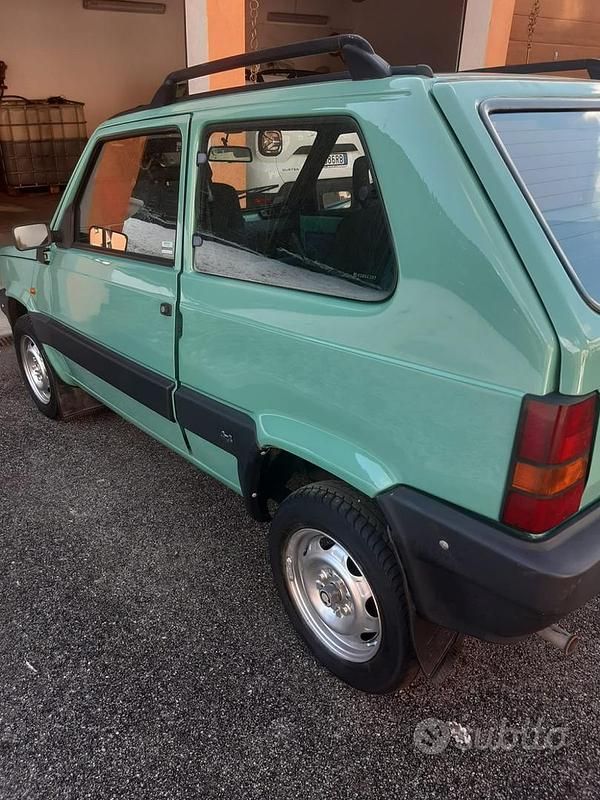 Verde Usata 2002 Fiat Panda 4x4 Trekking Due volumi | 8000 € - Immagine 1/4