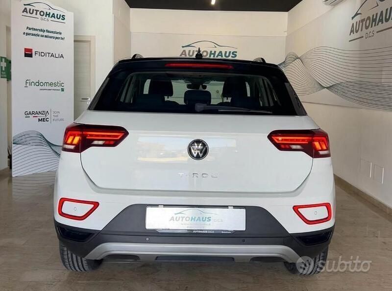 Usata VW T-Roc Life 150 CV (110 kW) 2022 Grigio SUV