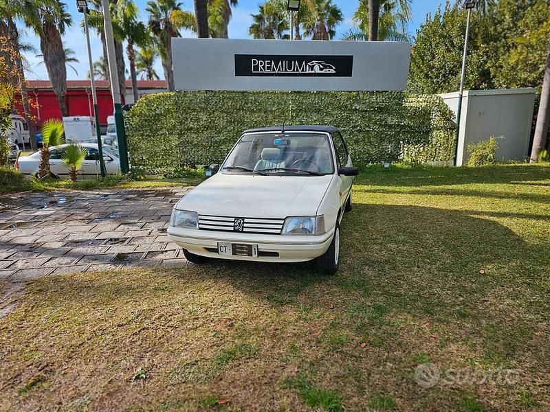 Usata Peugeot 205 60 CV (44 kW) 1992 Bianco Cabrio