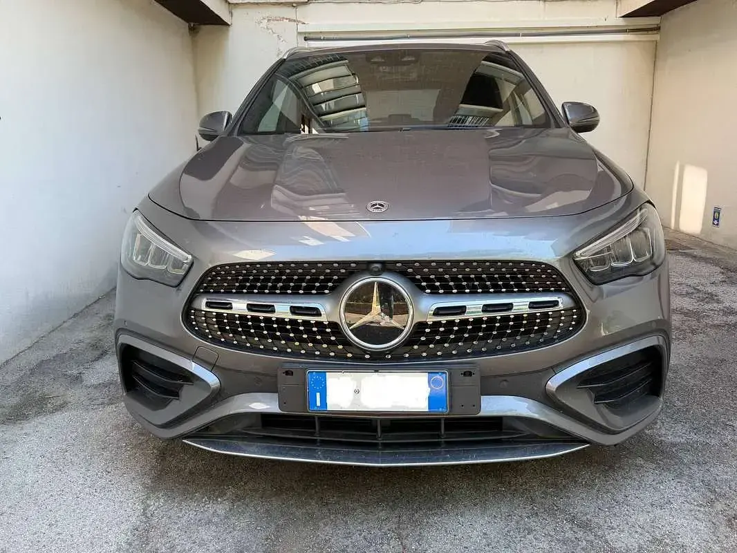 Usata Mercedes GLA250 AMG Line Premium Plus 218 CV (160 kW) 2023 Grigio SUV