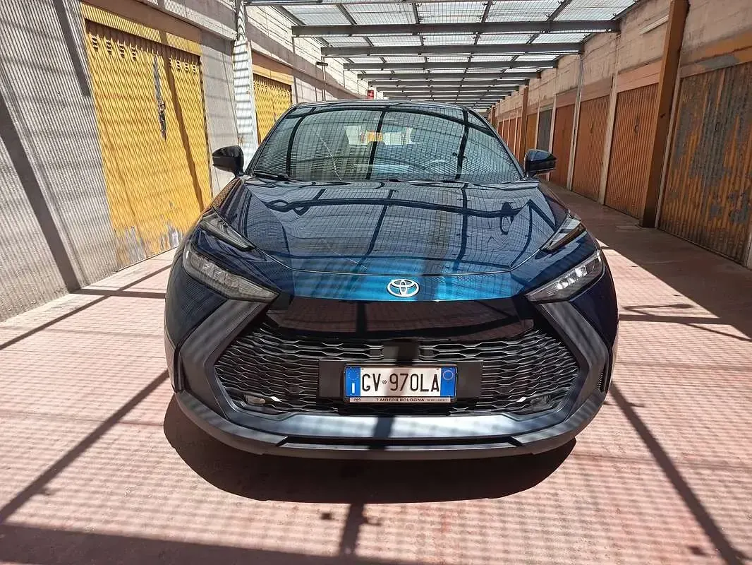 Usata Toyota C-HR Active 98 CV (72 kW) 2024 Blu/azzurro SUV