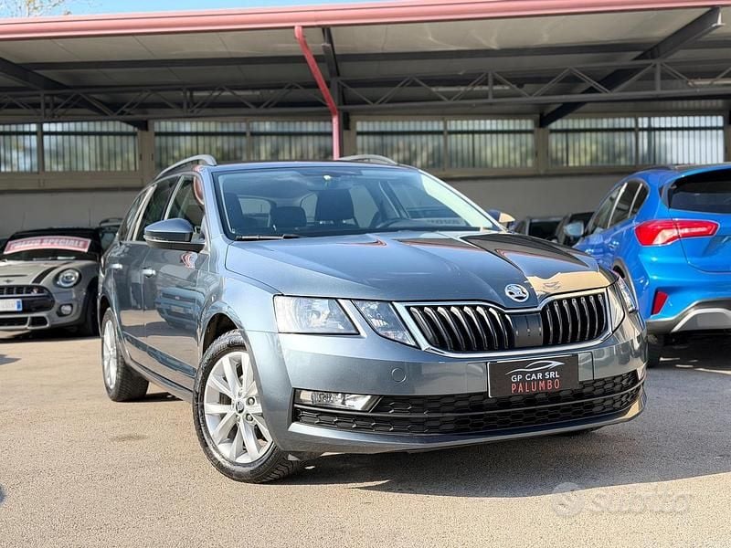 Usata Skoda Octavia Executive 116 CV (85 kW) 2020 Grigio Station wagon