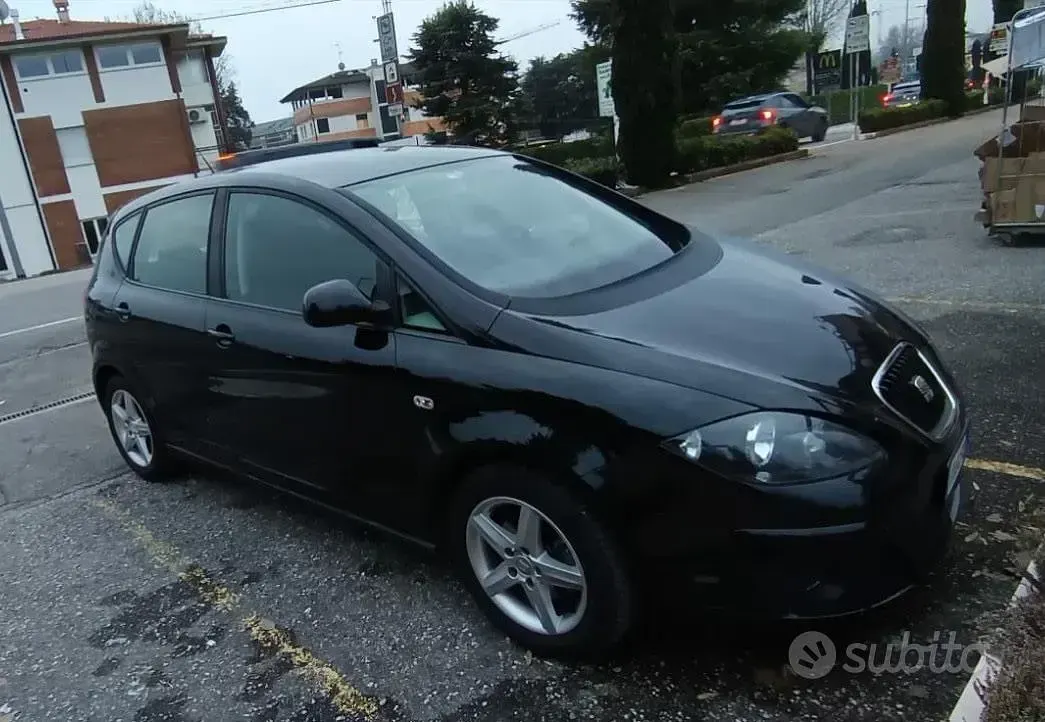 Usata Seat Altea 90 CV (66 kW) 2017 Blu Monovolume