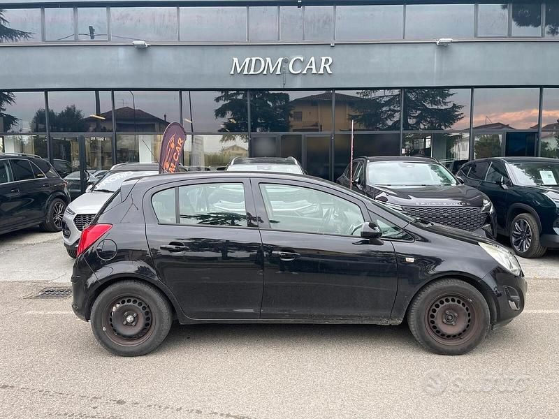 Usata Opel Corsa 86 CV (63 kW) 2011 Nero Berlina