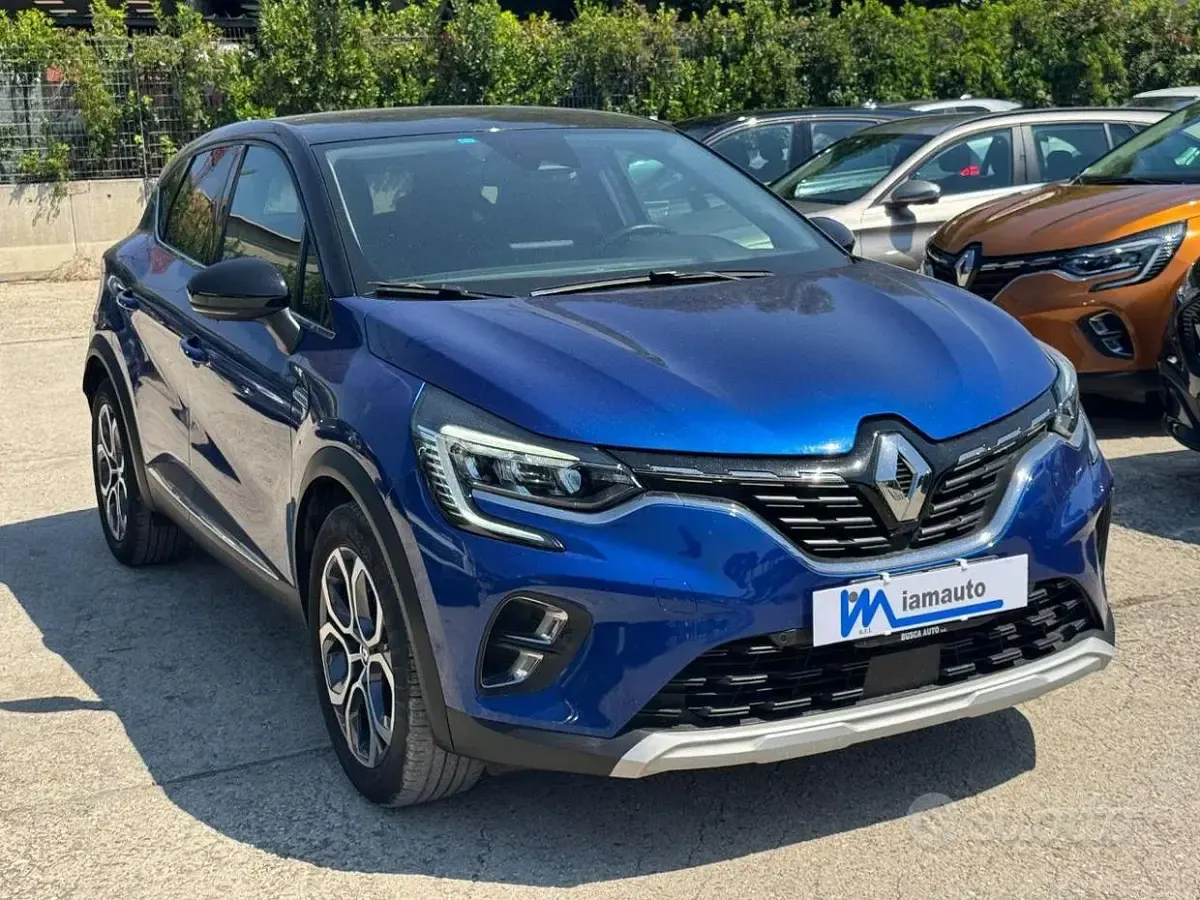 Usata Renault Captur 101 CV (74 kW) 2023 Bluazzurro SUV