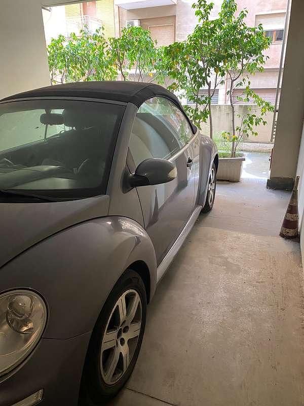 Usata VW New Beetle 105 CV (77 kW) 2006 Grigio Utilitaria