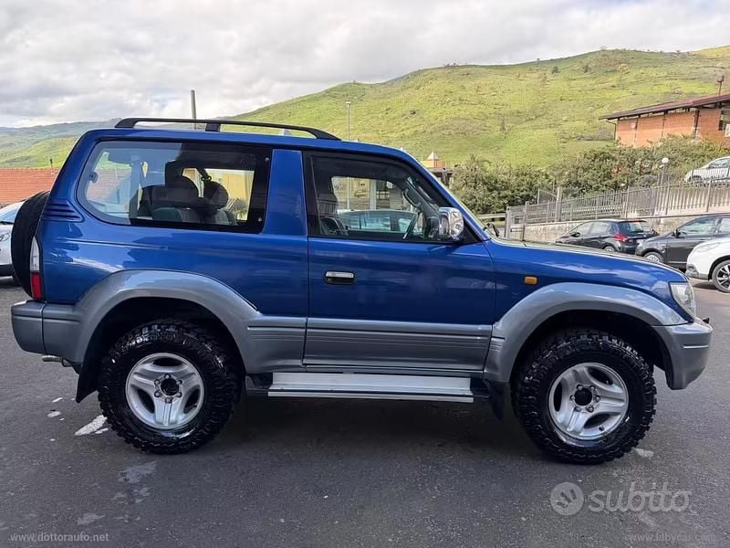 Gebraucht Toyota Land Cruiser 125 PS (91 kW) 2000 Blau SUV
