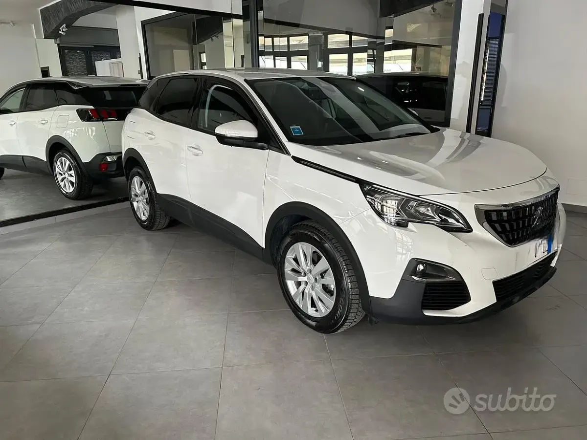 Usata Peugeot 3008 130 CV (95 kW) 2019 Bianco SUV