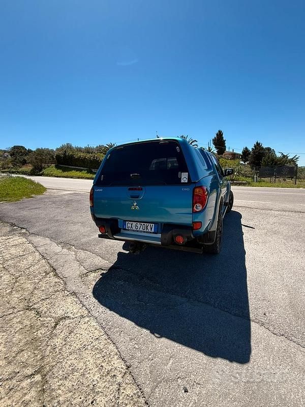 Usata Mitsubishi L 136 CV (100 kW) 2008 Blu SUV