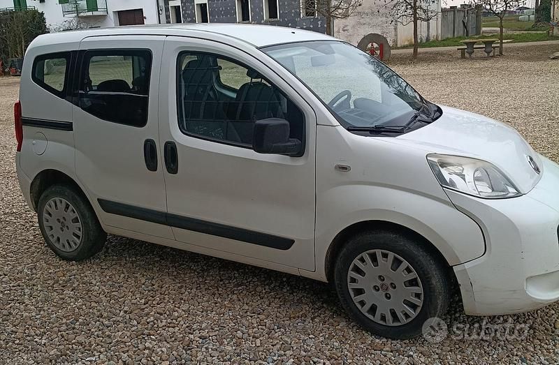 Usata Fiat Qubo Trekking 75 CV (55 kW) 2011 Bianco Monovolume