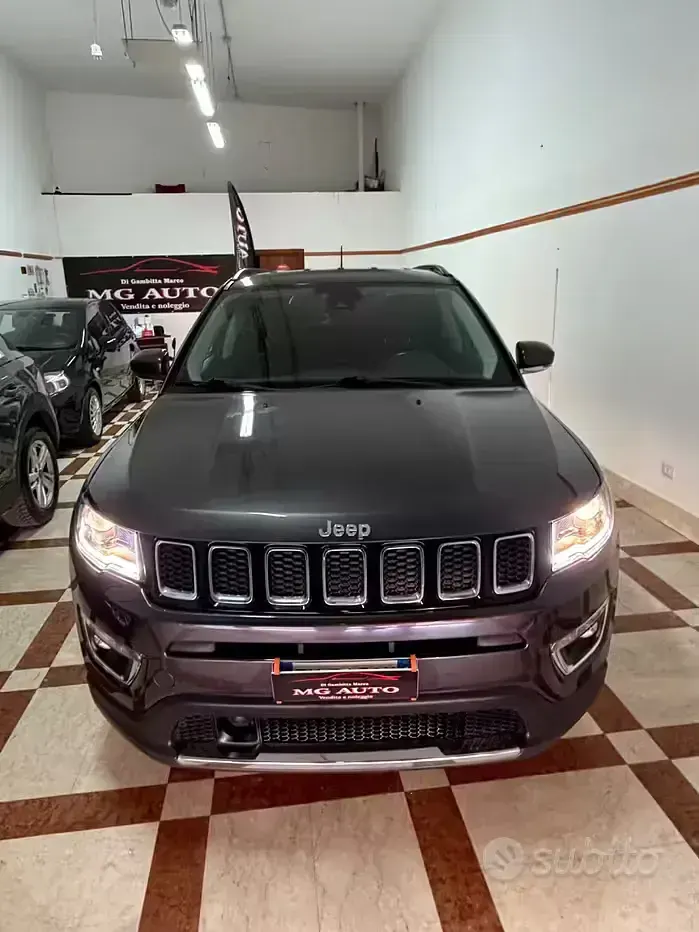 Usata Jeep Compass Limited 140 CV (102 kW) 2017 Grigio SUV