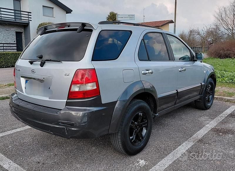 Usata Kia Sorento 140 CV (102 kW) 2005 Grigio SUV