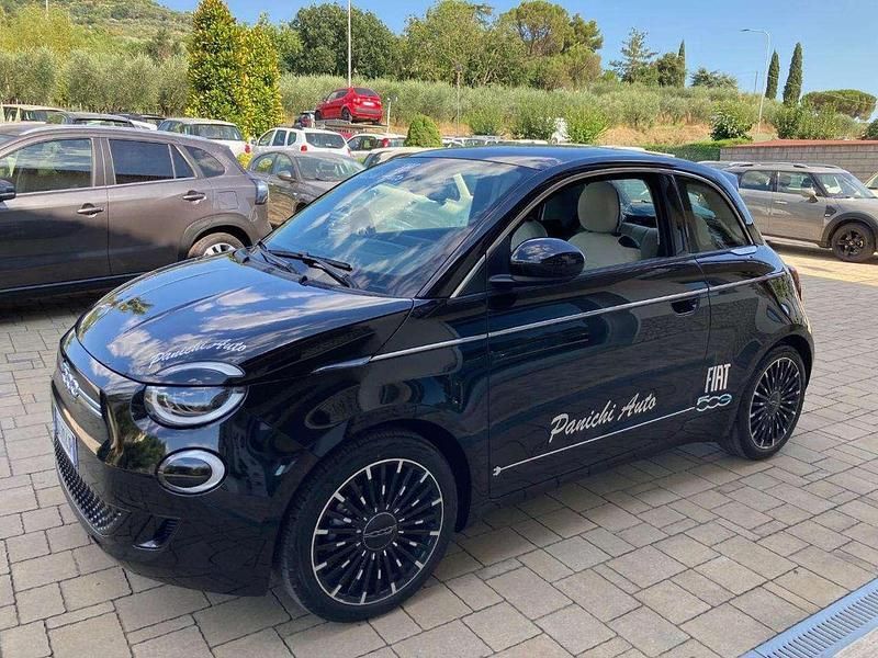 Usata Fiat 500e La Prima 86 kW (118 CV) 2021 Nero metallizzato Utilitaria