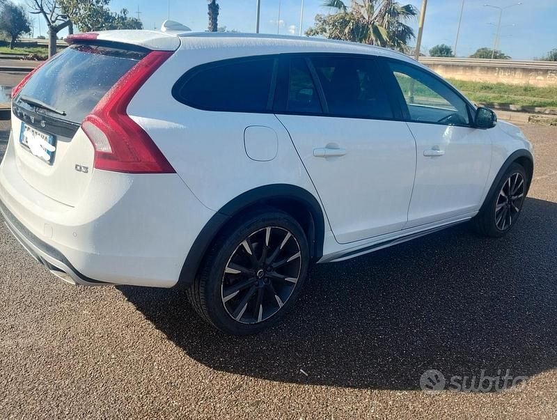 Usata Volvo V60 CC 150 CV (110 kW) 2016 Station wagon
