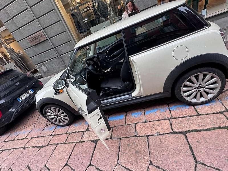 Usata Mini ONE 75 CV (55 kW) 2014 Utilitaria