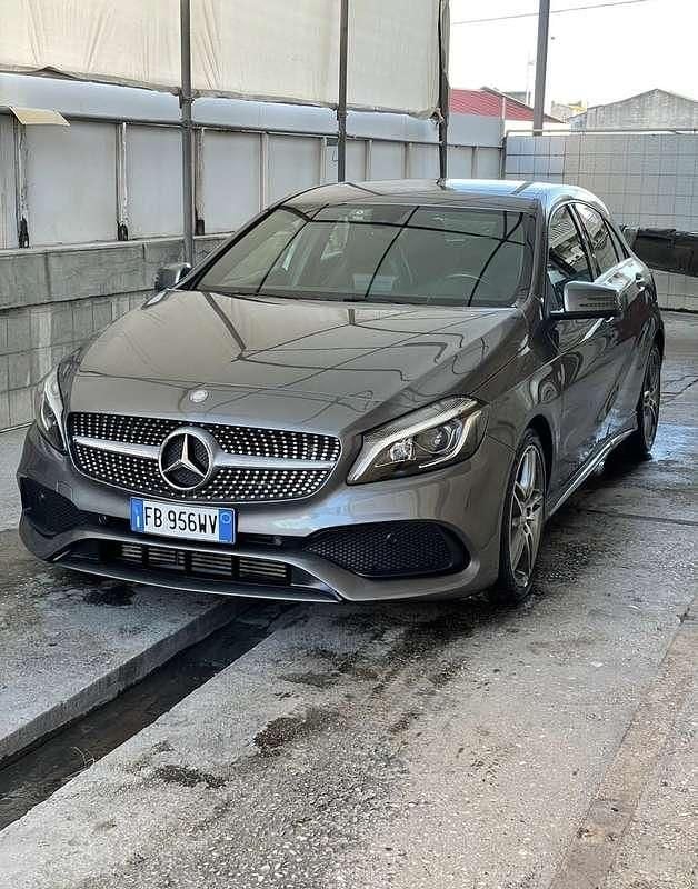 Usata Mercedes A180 Premium 122 CV (89 kW) 2015 Grigio Berlina