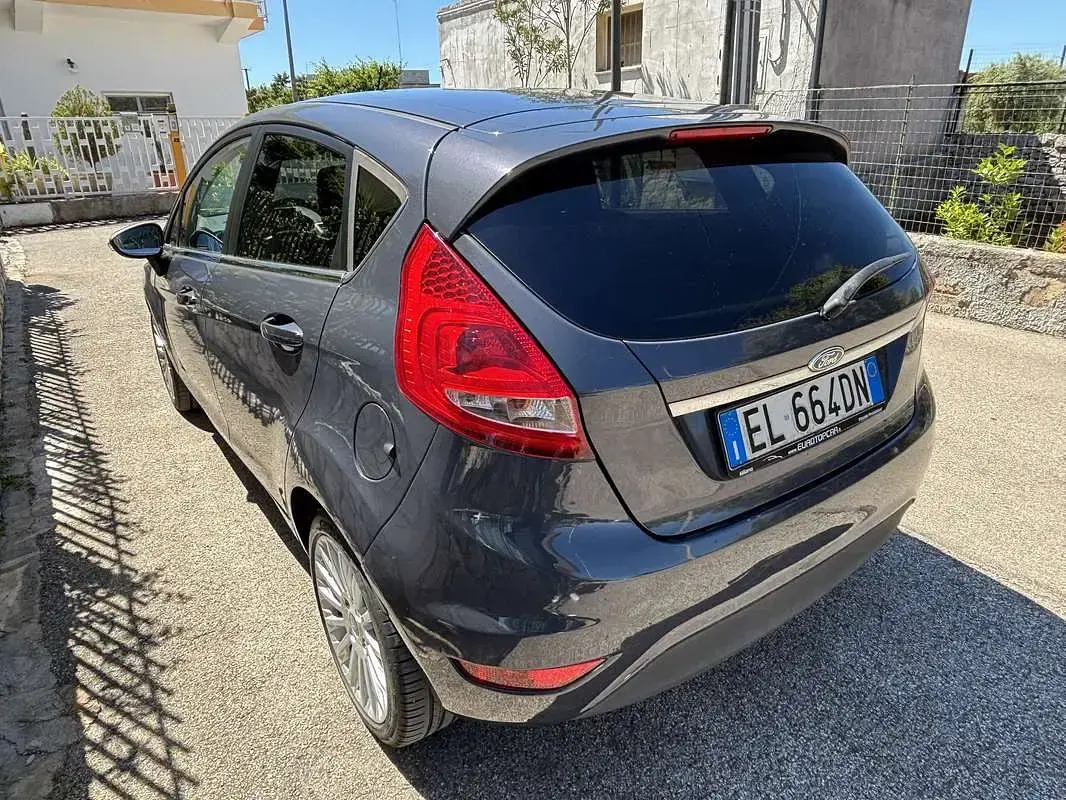 Usata Ford Fiesta Titanium 92 CV (67 kW) 2012 Berlina