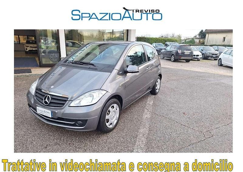 Grigio Usata 2009 Mercedes A150 Coupé | 5600 € (Cara) - Immagine 1/4