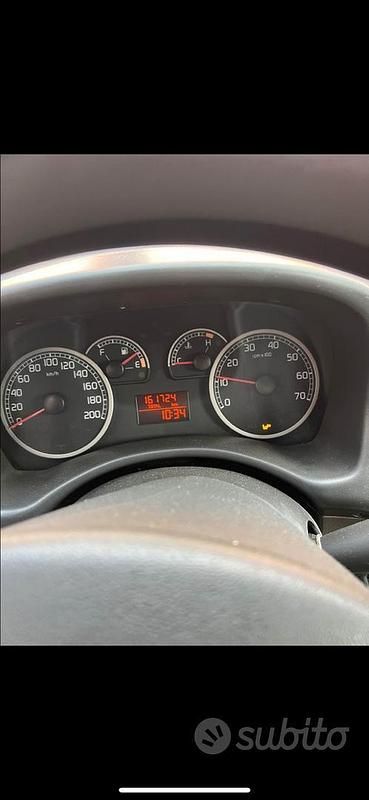 Usata Fiat Punto Active 60 CV (44 kW) 2009 Nero Berlina