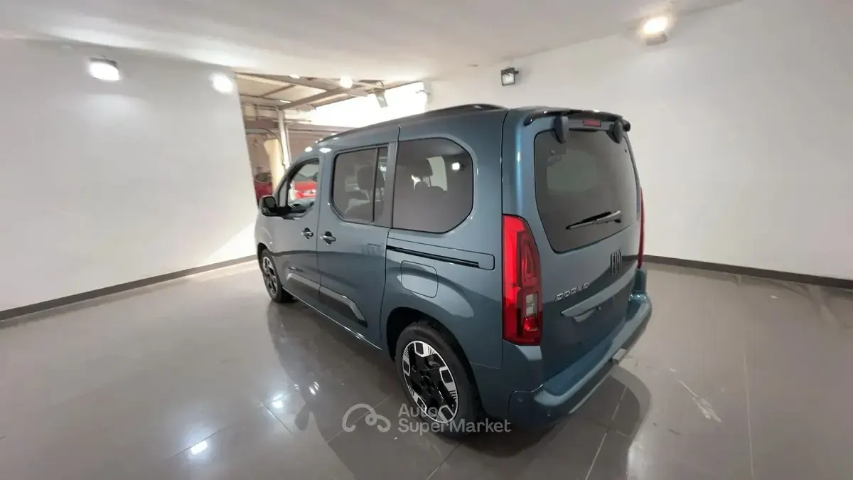 Nuova Fiat Qubo Trekking 102 CV (75 kW) 2026 Blu Monovolume