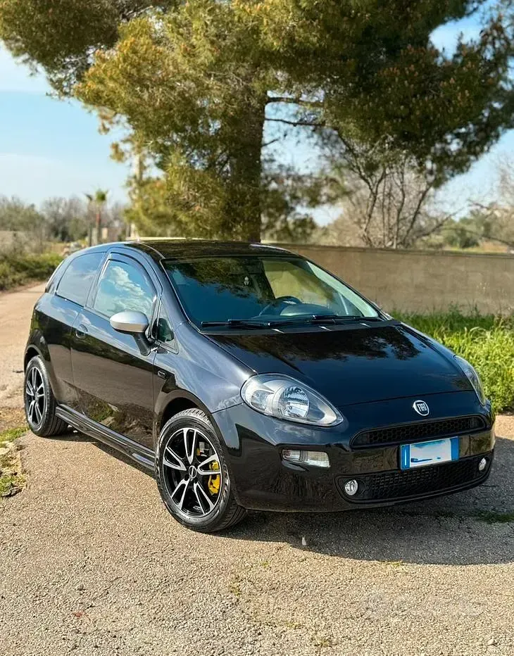 Usata Fiat Punto Sport 95 CV (69 kW) 2013 Nero Utilitaria
